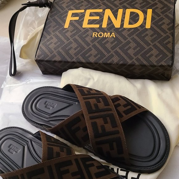 Fendi Brown Slide Sandals with Geometric Pattern - Picture 4 of 15